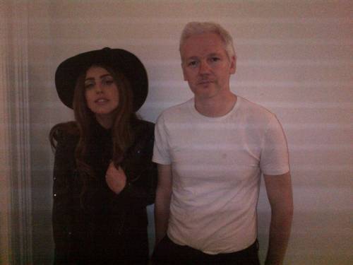 FOTO Lady Gaga ospite di Assange